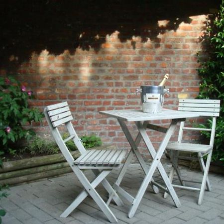 Le Chat Noir Ieper Buitenkant foto